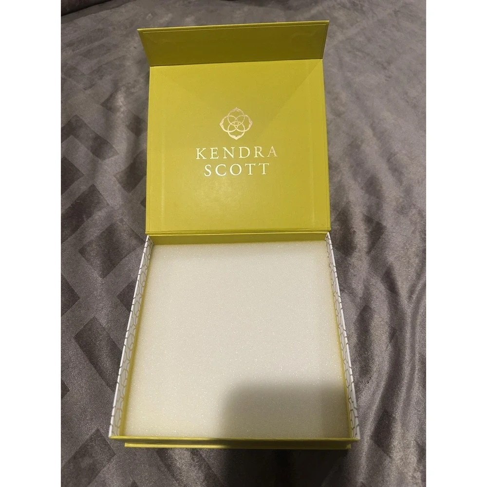 Kendra Scott‎ Yellow Jewelry Gift Box Foam Insert Magnetic Closure Storage Logo